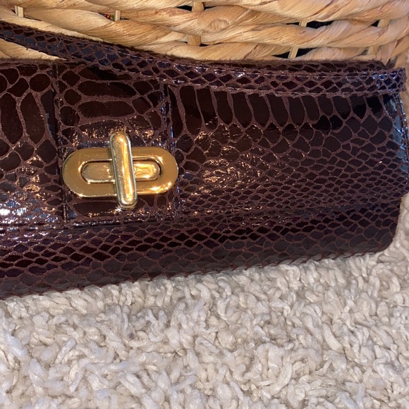 La Regale Faux Snake Skin Bag - Picture 17 of 17